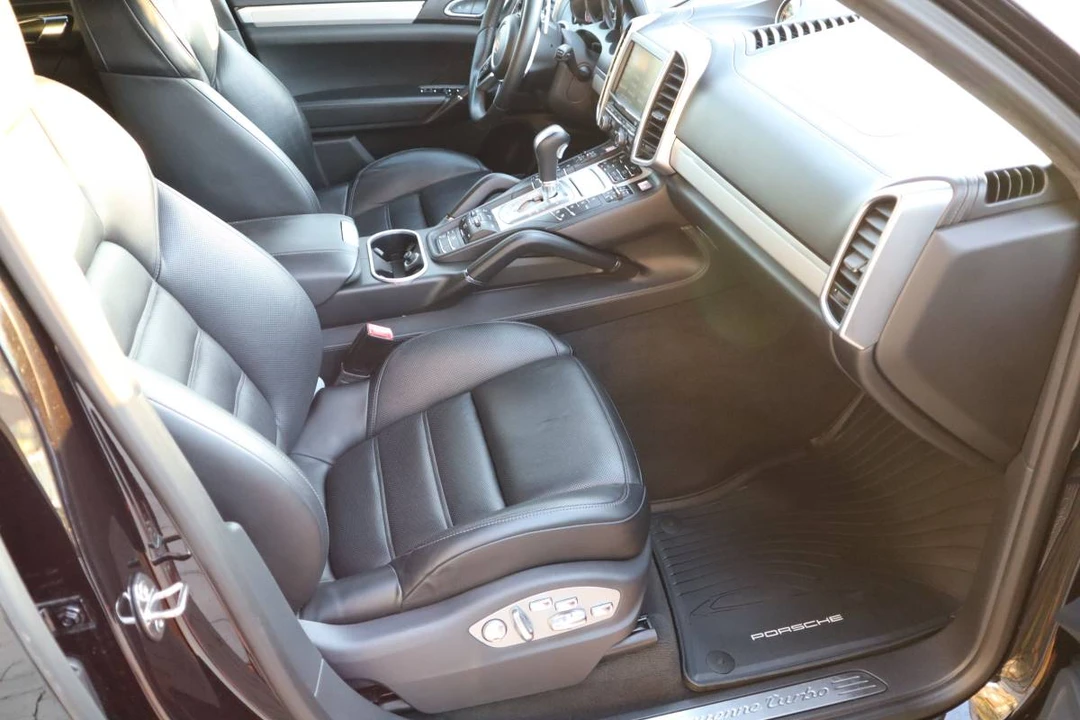 2015 Porsche 958 Cayenne Turbo - Image 15 of 24