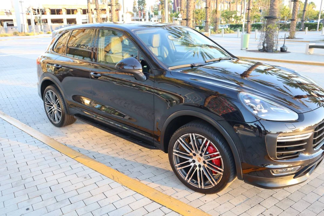 2015 Porsche 958 Cayenne Turbo - Image 9 of 24