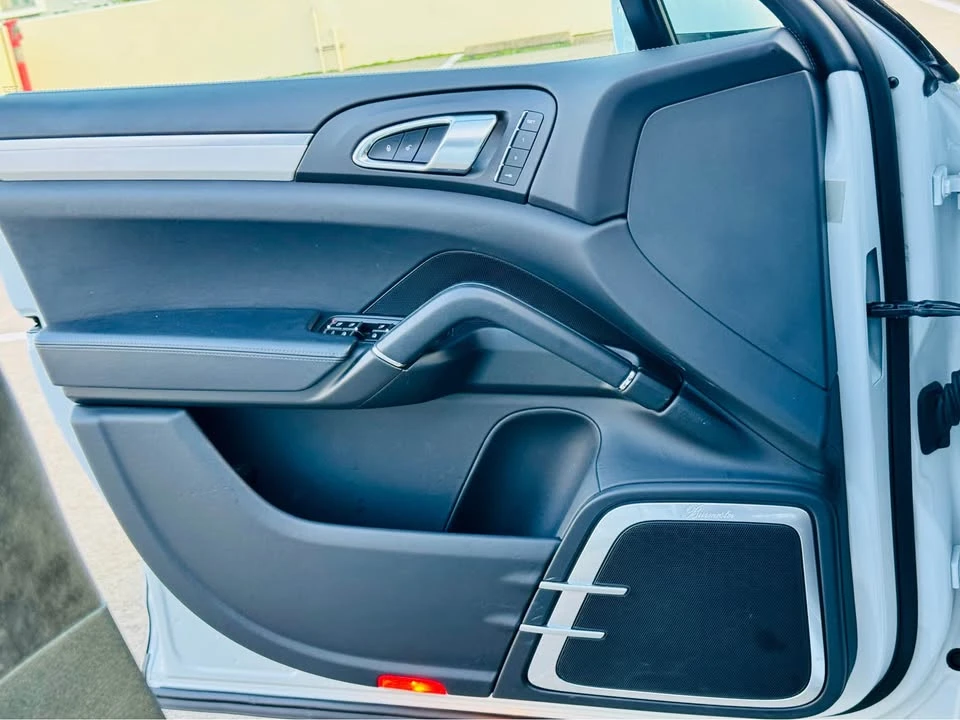 2015 Porsche 958 Cayenne Turbo - Image 18 of 20