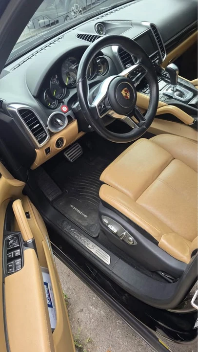 2015 Porsche 958 Cayenne - Image 4 of 12