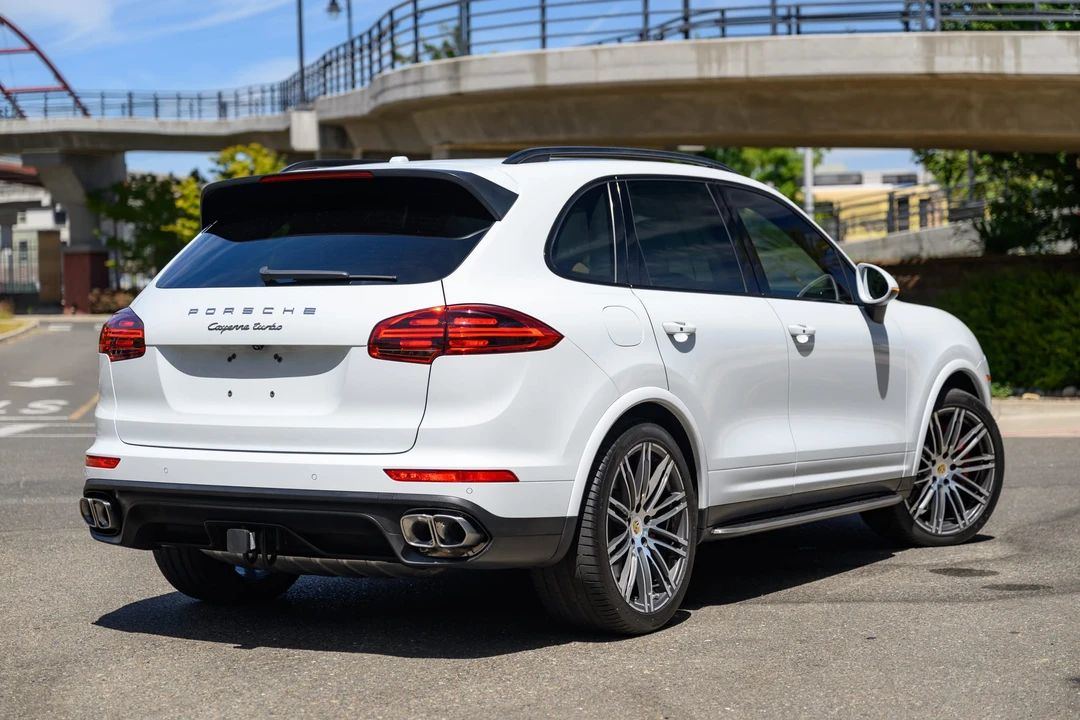 2015 Porsche 958 Cayenne Turbo - Image 4 of 31