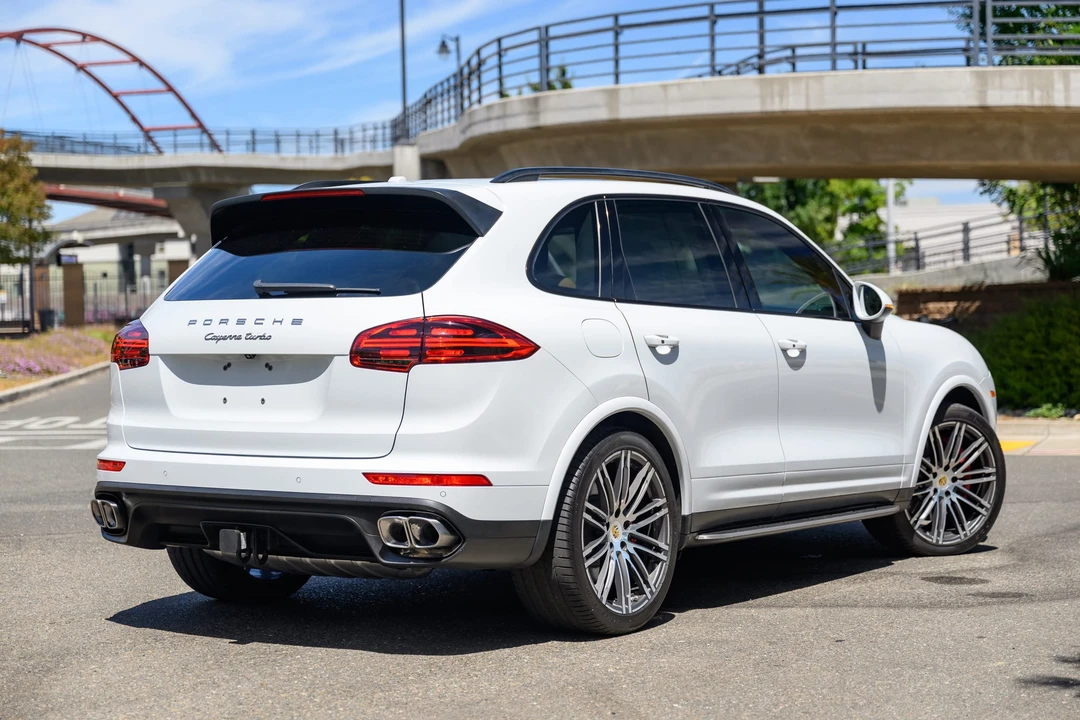 2015 Porsche 958 Cayenne Turbo - Image 3 of 31