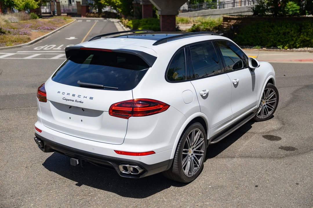 2015 Porsche 958 Cayenne Turbo - Image 5 of 31