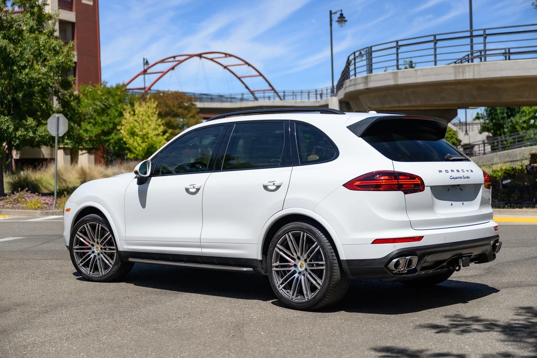 2015 Porsche 958 Cayenne Turbo - Image 8 of 31