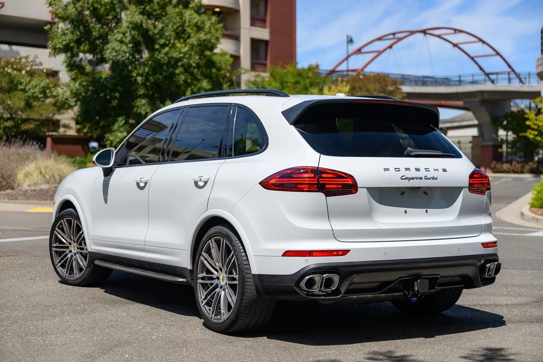 2015 Porsche 958 Cayenne Turbo - Image 7 of 31