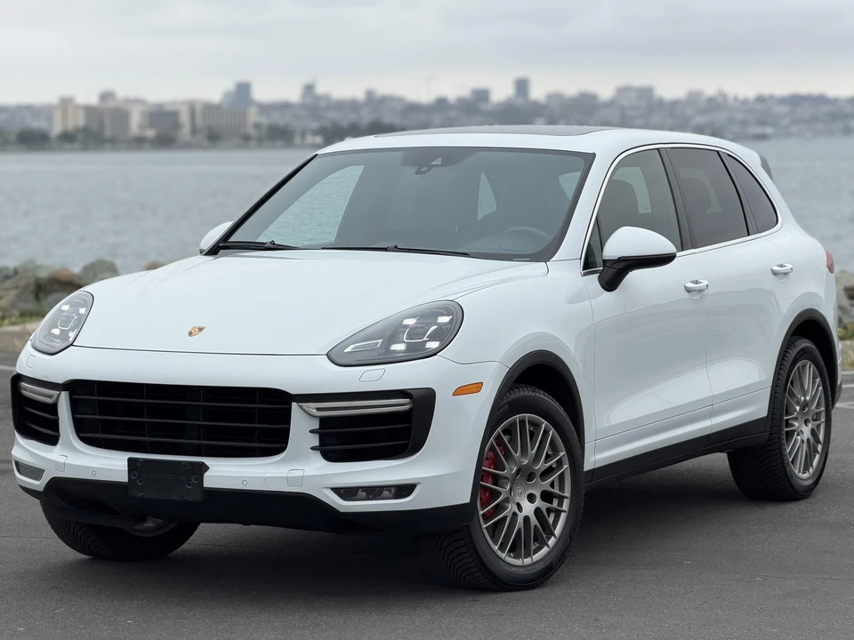 2015 Porsche 958 Cayenne Turbo - Image 8 of 31