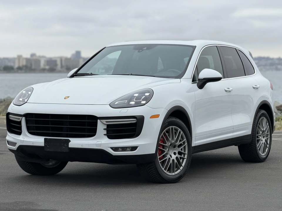 2015 Porsche 958 Cayenne Turbo - Image 13 of 31
