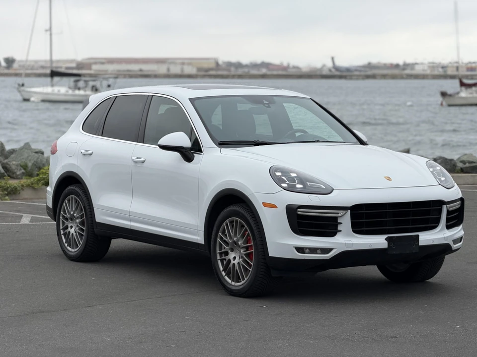2015 Porsche 958 Cayenne Turbo - Image 27 of 31