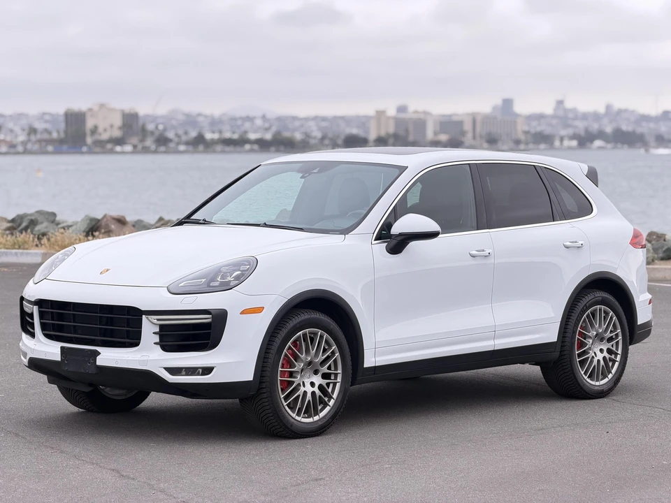 2015 Porsche 958 Cayenne Turbo - Image 16 of 31