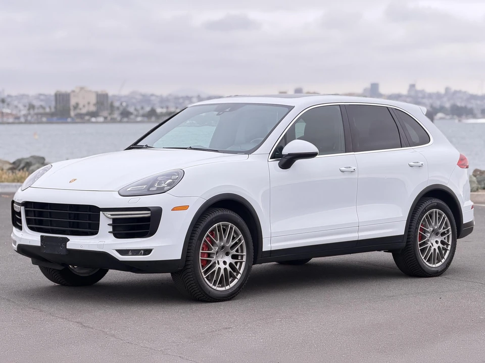 2015 Porsche 958 Cayenne Turbo - Image 15 of 31