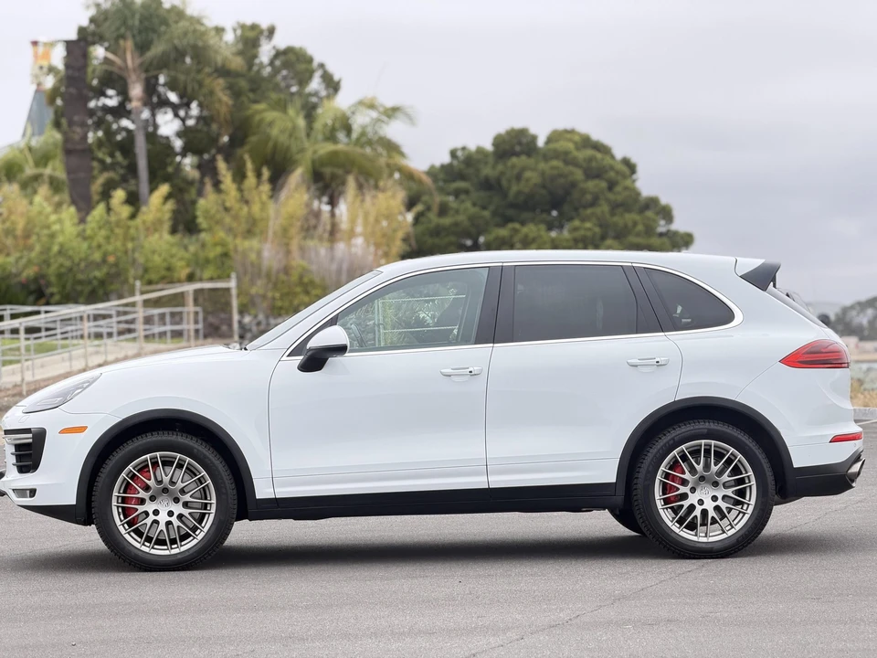 2015 Porsche 958 Cayenne Turbo - Image 18 of 31