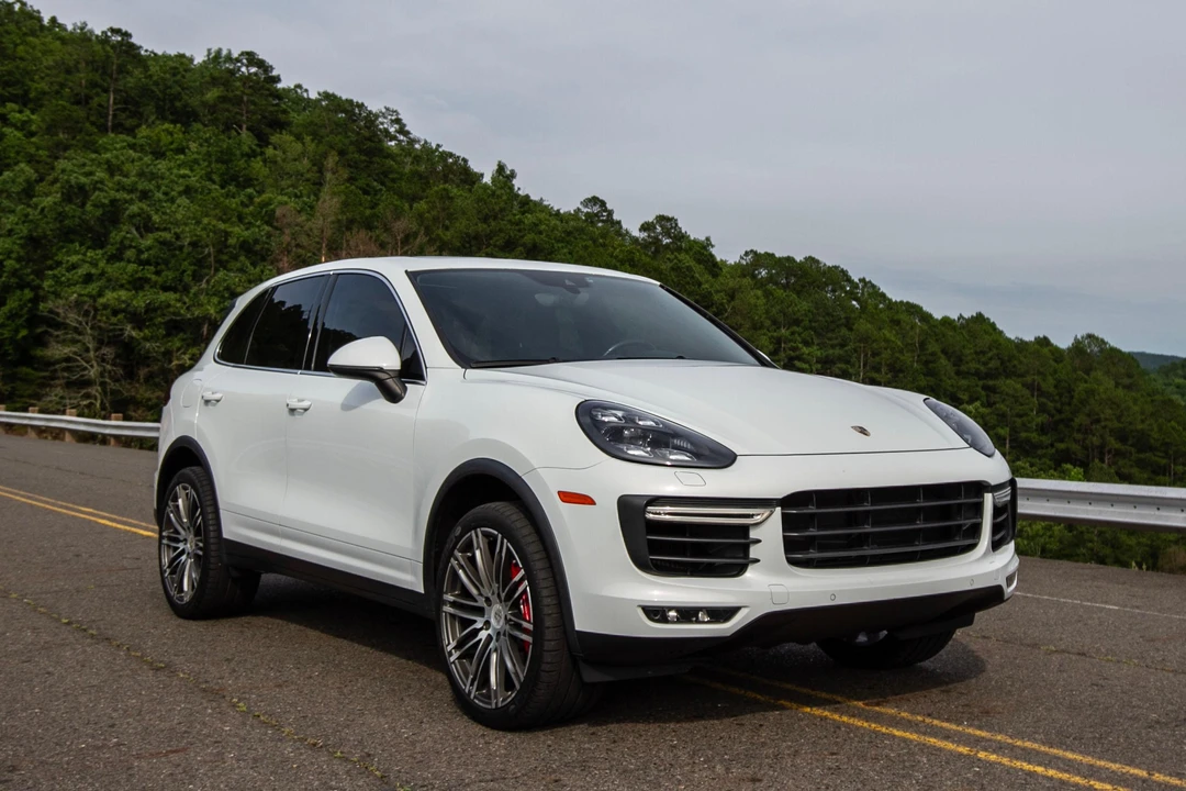 2015 Porsche 958 Cayenne Turbo - Image 10 of 31