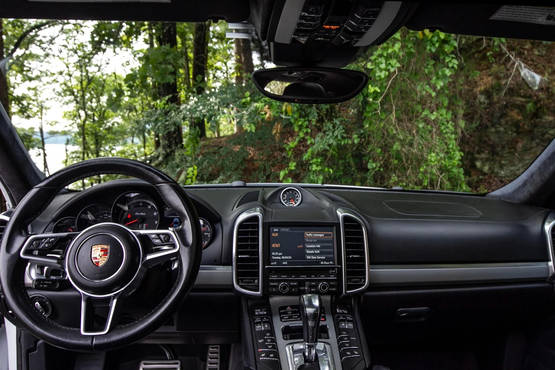 2015 Porsche 958 Cayenne Turbo - Image 19 of 31