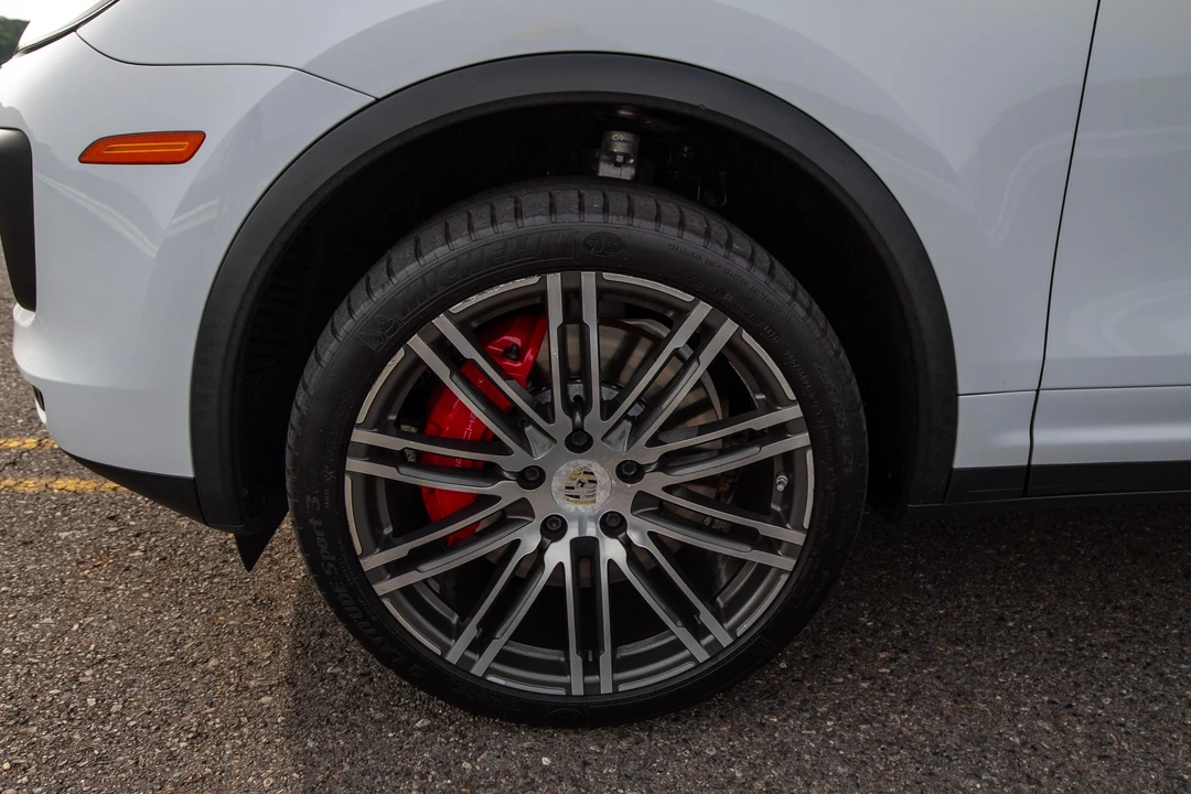 2015 Porsche 958 Cayenne Turbo - Image 15 of 31