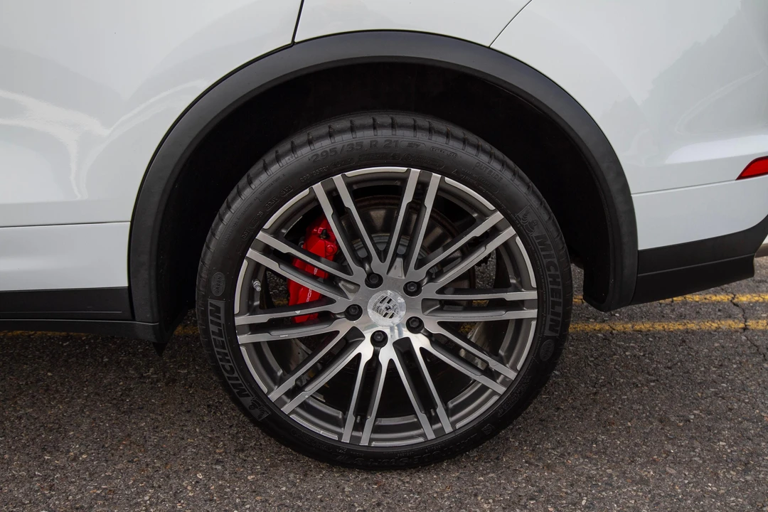 2015 Porsche 958 Cayenne Turbo - Image 16 of 31