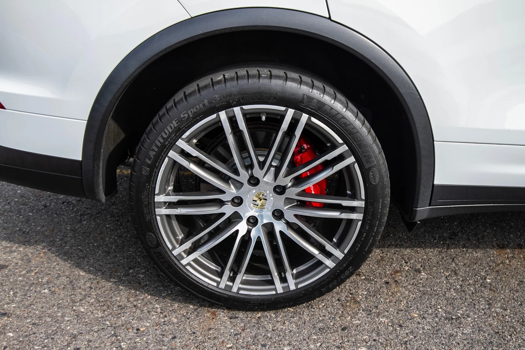 2015 Porsche 958 Cayenne Turbo - Image 17 of 31