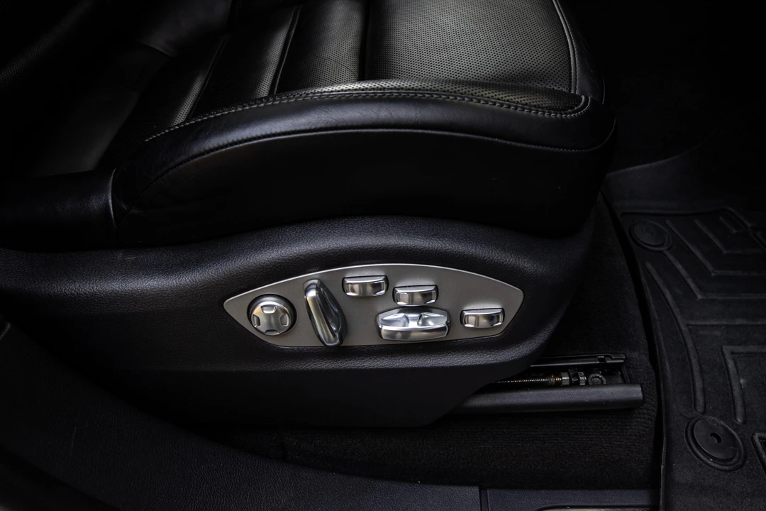 2015 Porsche 958 Cayenne Turbo - Image 25 of 31