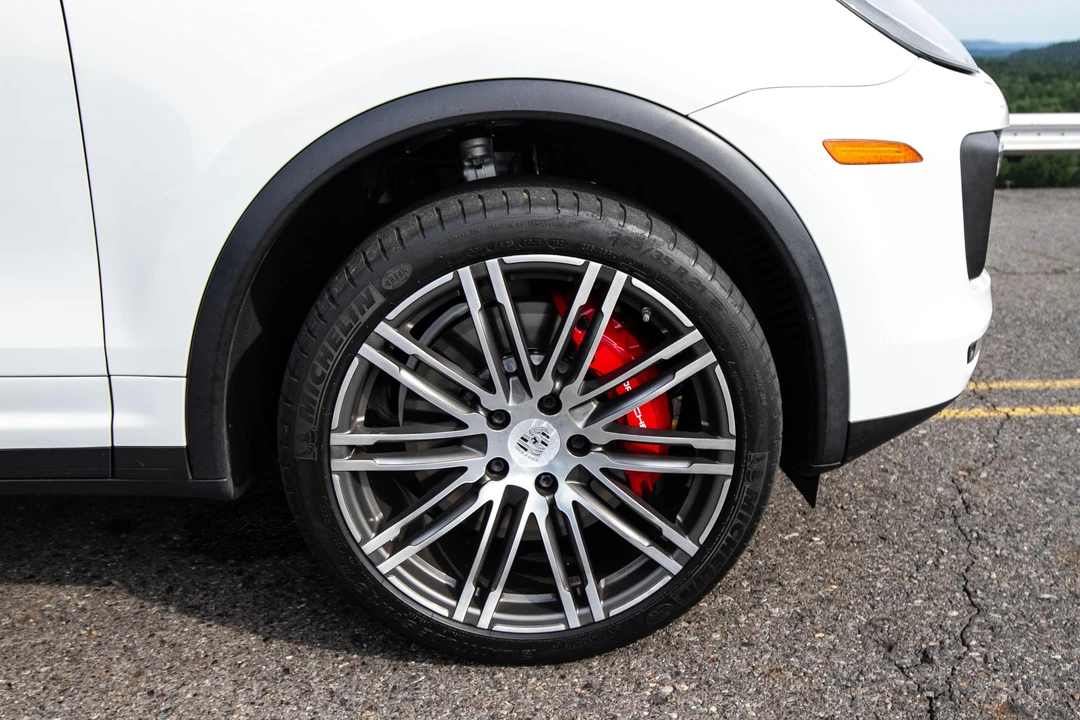 2015 Porsche 958 Cayenne Turbo - Image 18 of 31