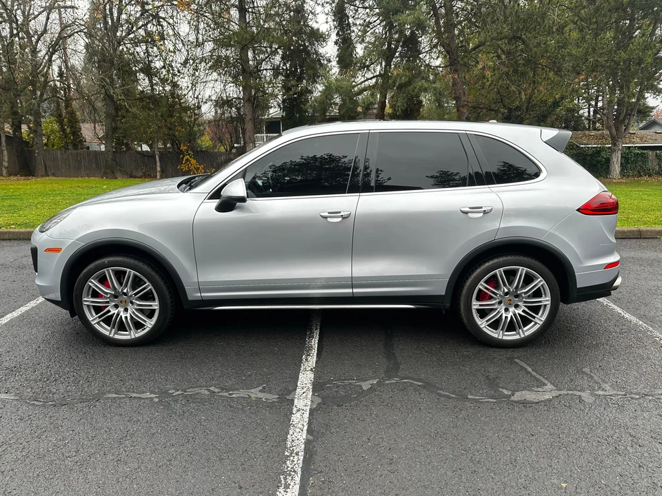 2015 Porsche 958 Cayenne Turbo - Image 10 of 31