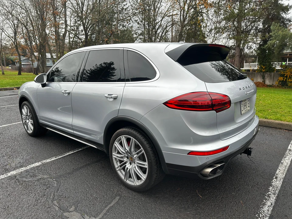 2015 Porsche 958 Cayenne Turbo - Image 11 of 31