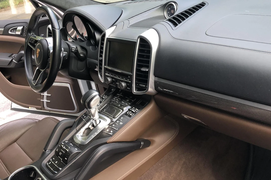 2015 Porsche 958 Cayenne Turbo - Image 22 of 31