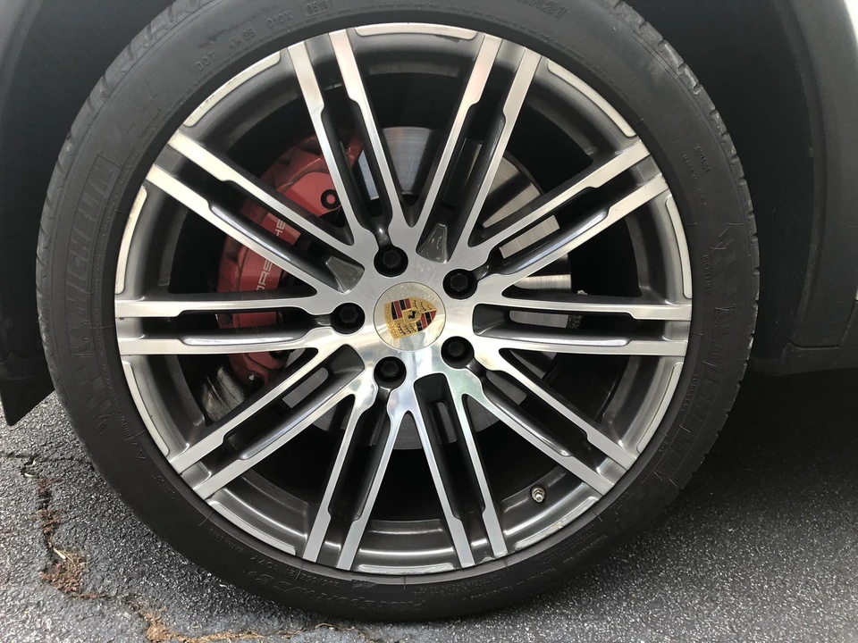 2015 Porsche 958 Cayenne Turbo - Image 16 of 31