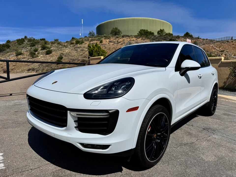 2015 Porsche 958 Cayenne Turbo - Image 9 of 31