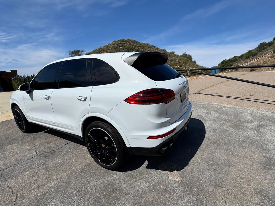 2015 Porsche 958 Cayenne Turbo - Image 13 of 31