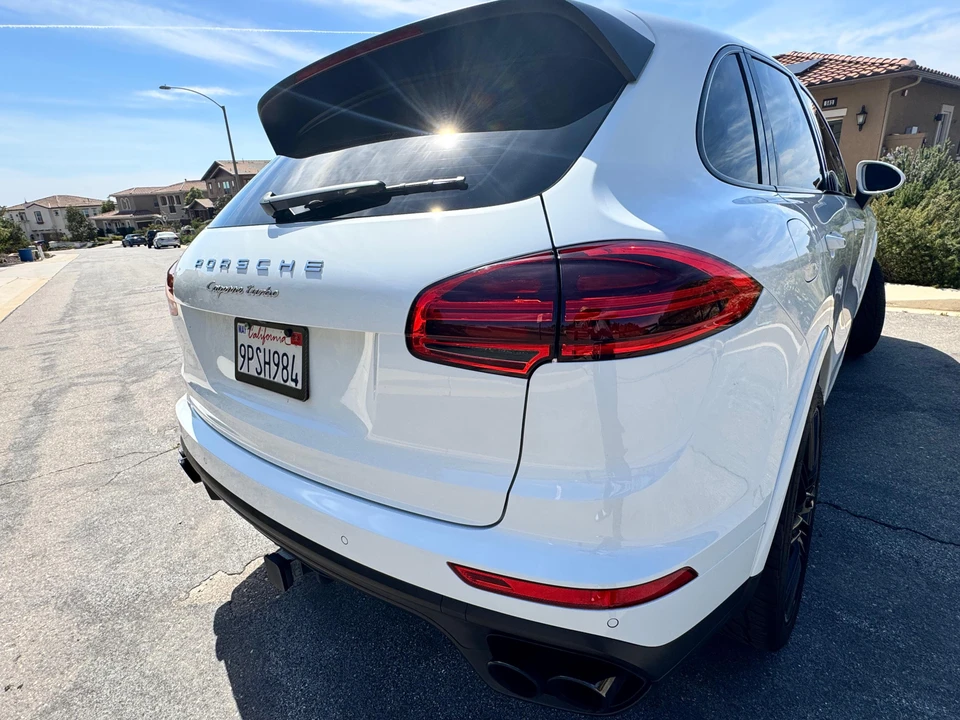 2015 Porsche 958 Cayenne Turbo - Image 15 of 31