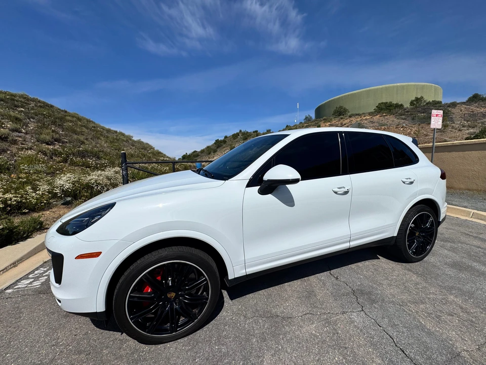 2015 Porsche 958 Cayenne Turbo - Image 10 of 31