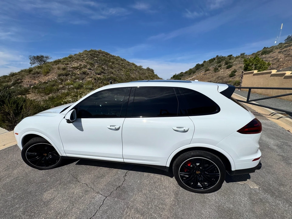 2015 Porsche 958 Cayenne Turbo - Image 11 of 31