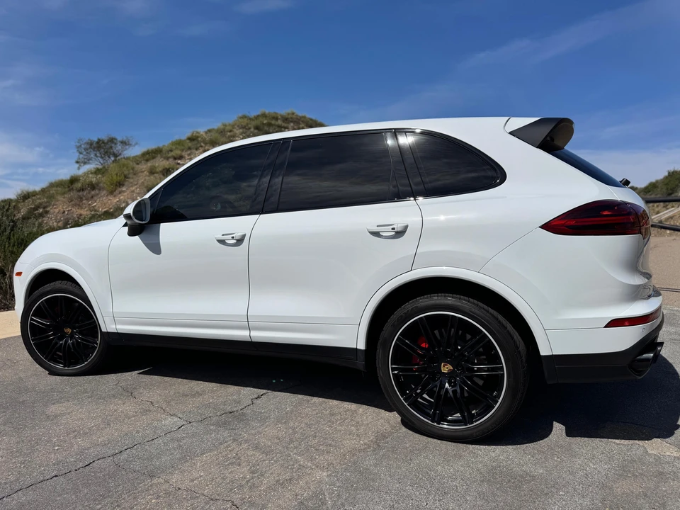 2015 Porsche 958 Cayenne Turbo - Image 12 of 31