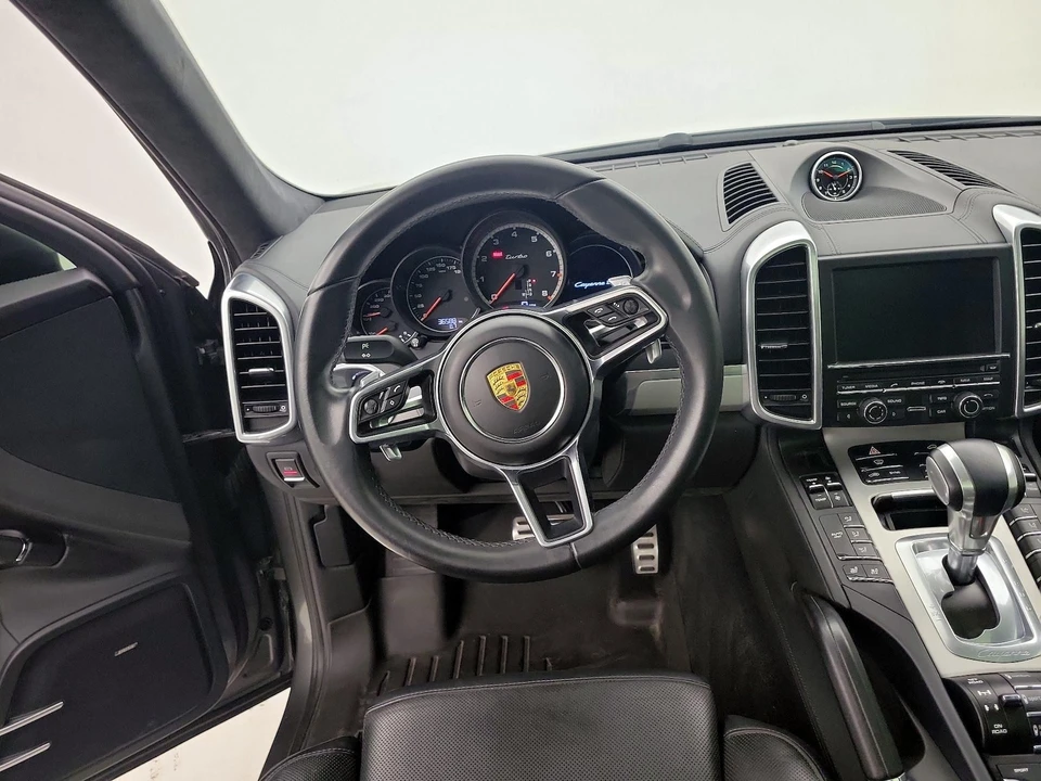 2015 Porsche 958 Cayenne Turbo - Image 11 of 26