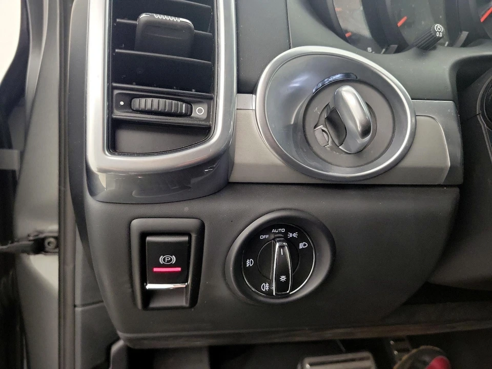 2015 Porsche 958 Cayenne Turbo - Image 14 of 26