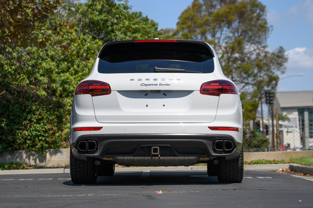 2015 Porsche 958 Cayenne Turbo - Image 10 of 31