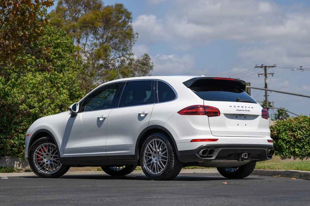 2015 Porsche 958 Cayenne Turbo - Image 11 of 31