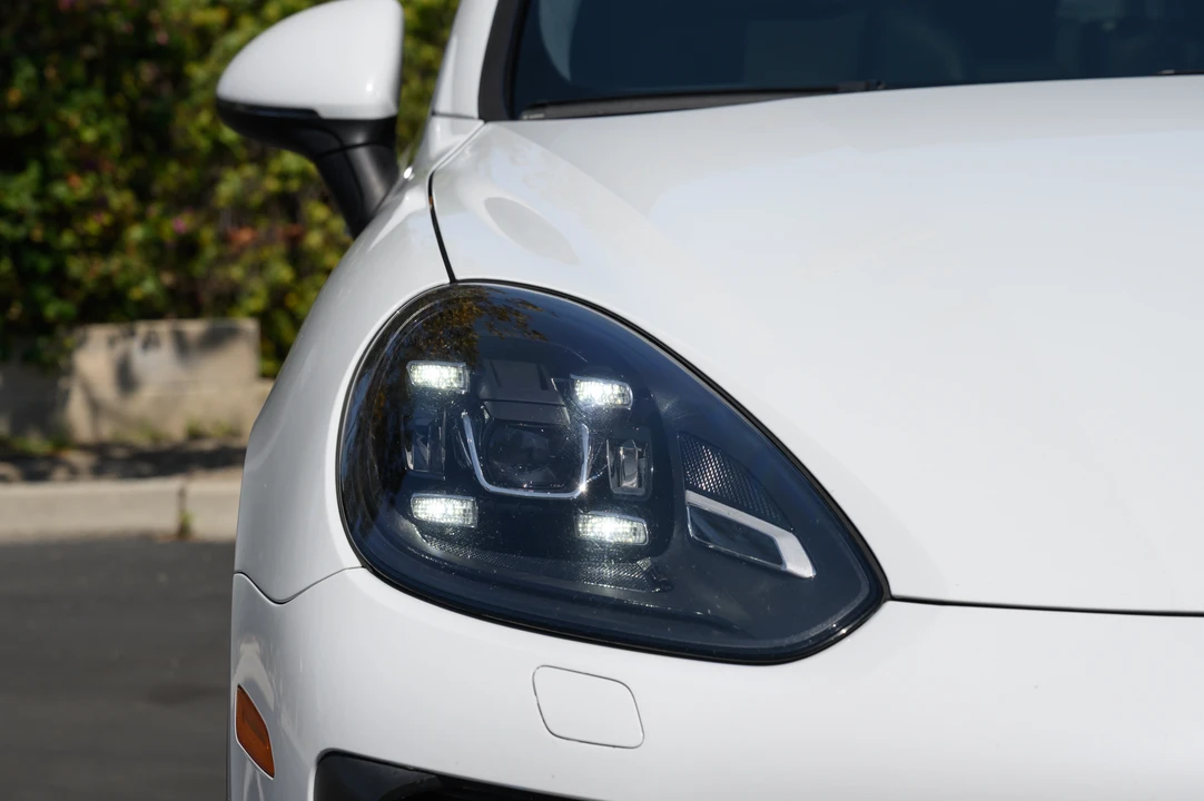 2015 Porsche 958 Cayenne Turbo - Image 21 of 31