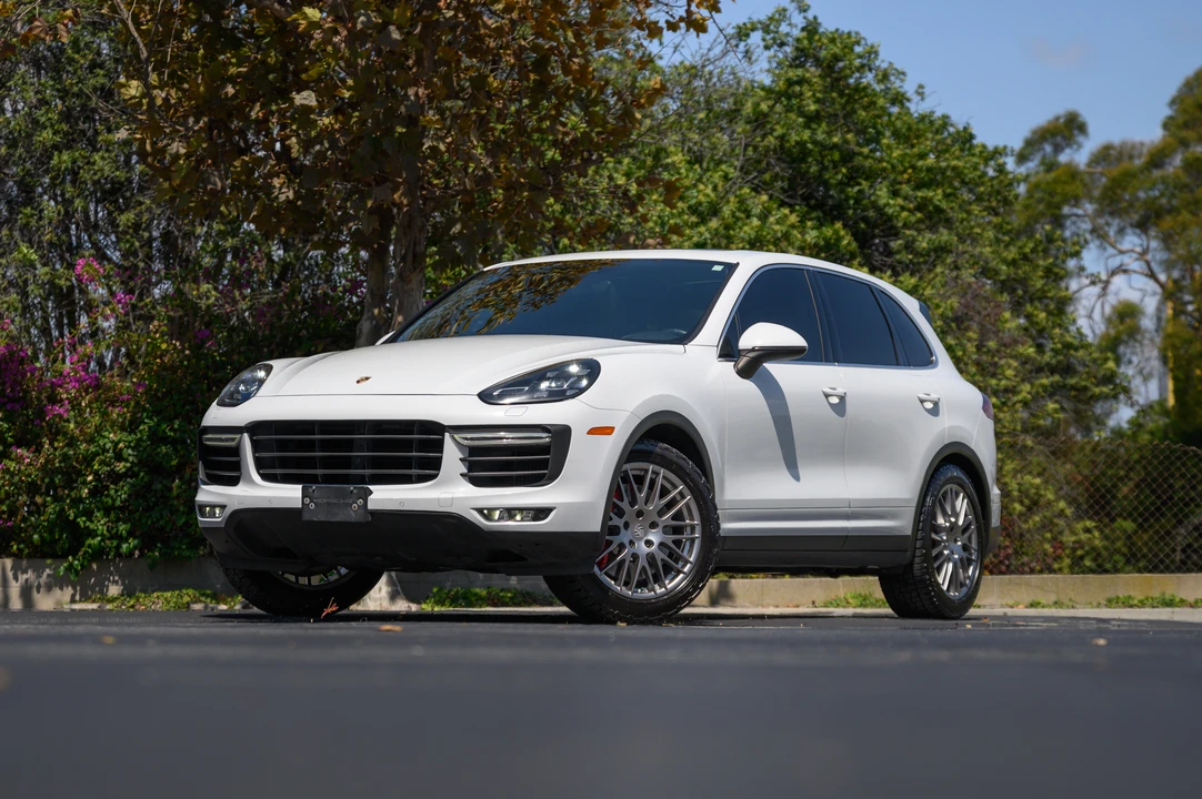 2015 Porsche 958 Cayenne Turbo - Image 13 of 31