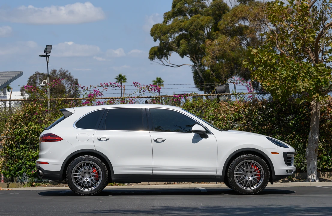 2015 Porsche 958 Cayenne Turbo - Image 4 of 31