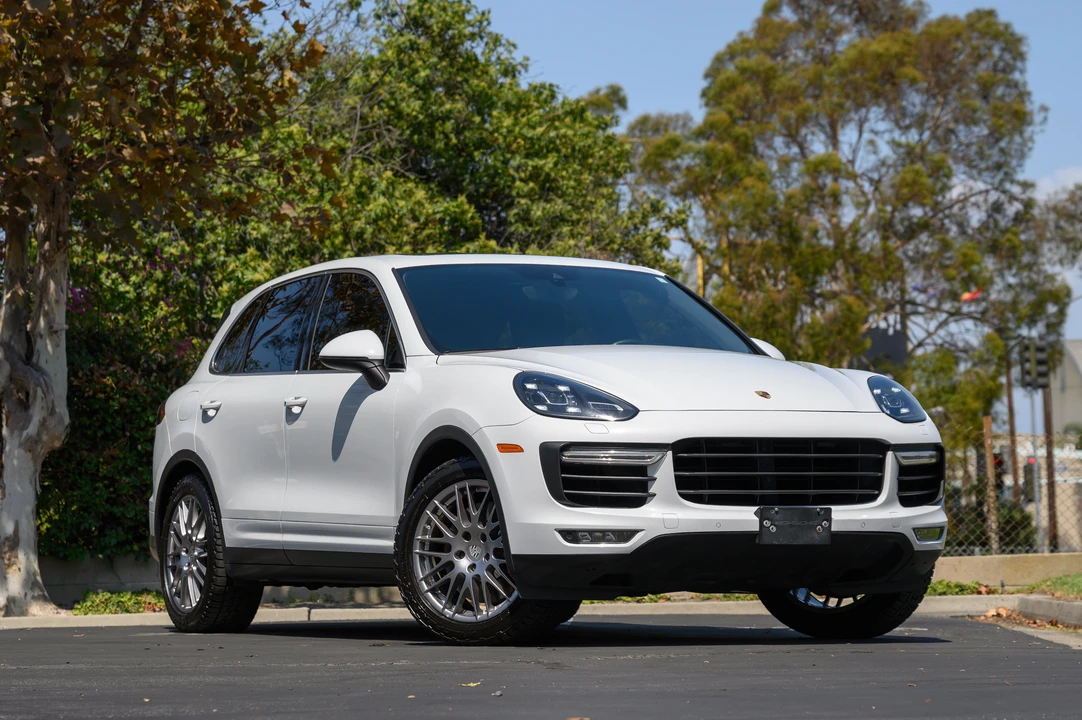 2015 Porsche 958 Cayenne Turbo - Image 2 of 31