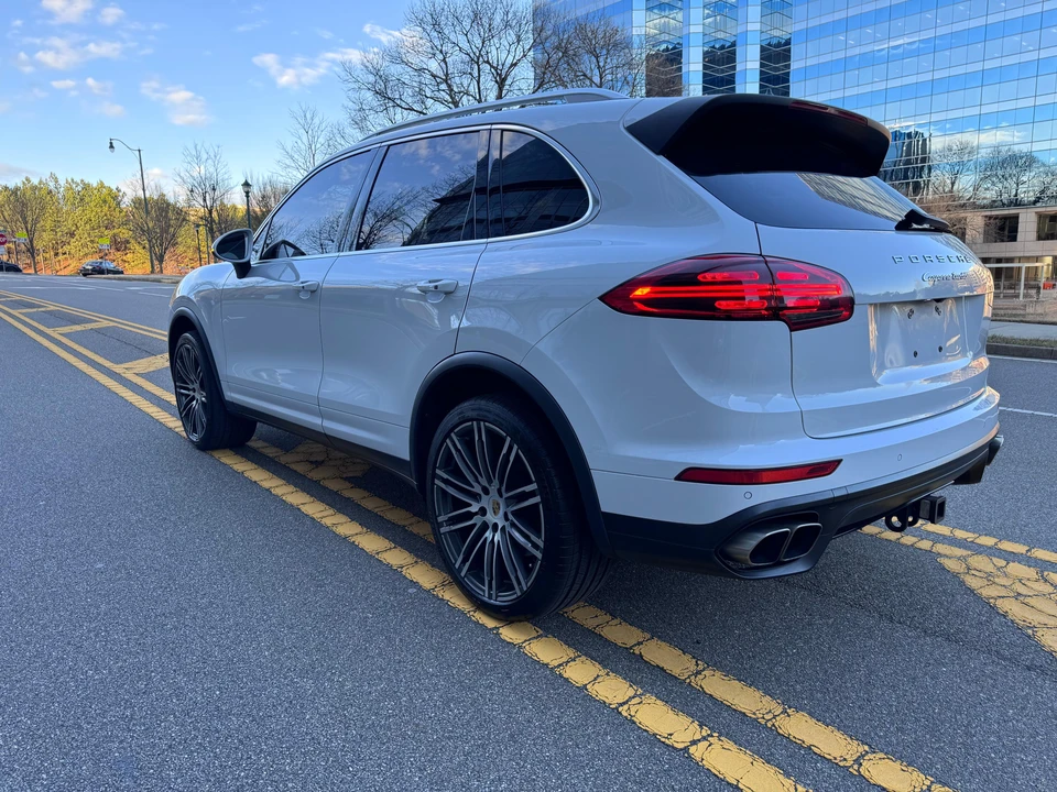 2015 Porsche 958 Cayenne Turbo - Image 7 of 31