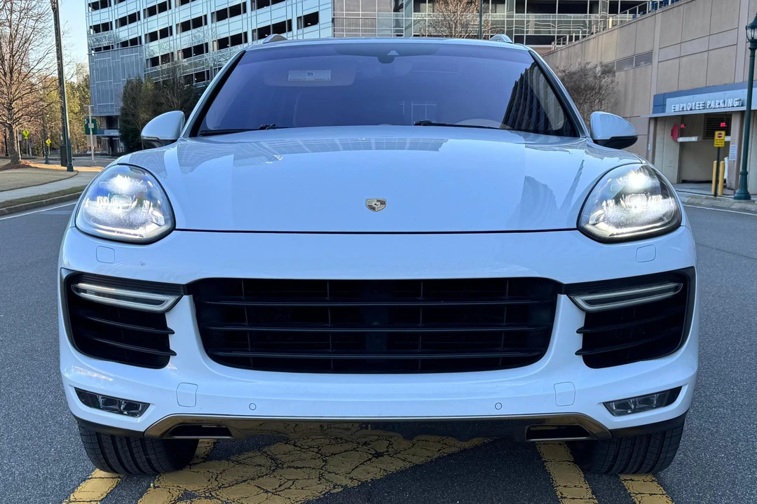 2015 Porsche 958 Cayenne Turbo - Image 2 of 31