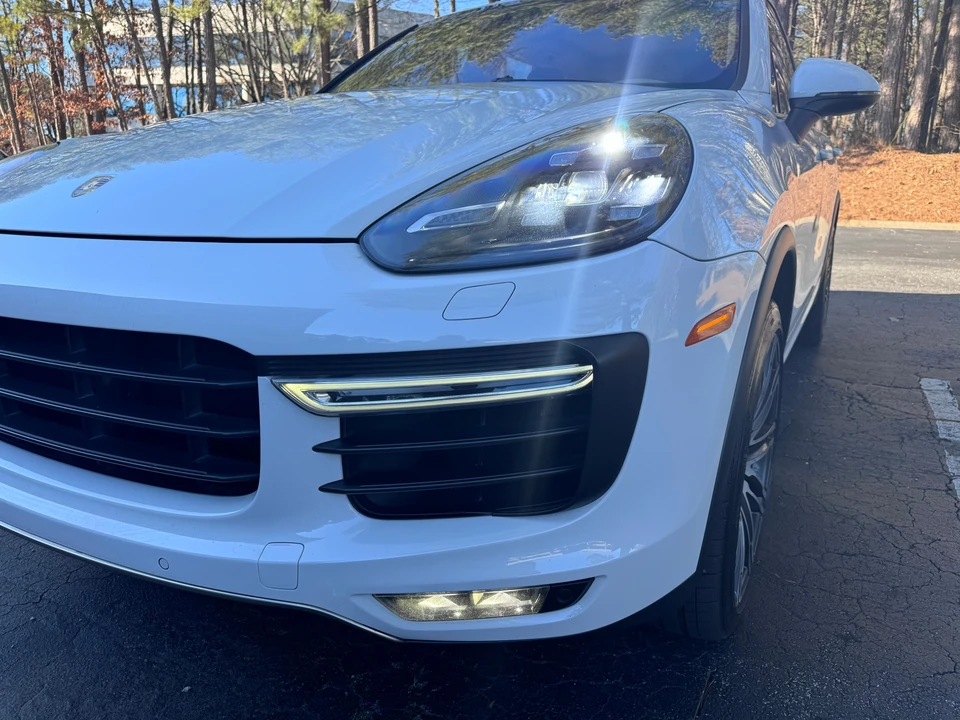 2015 Porsche 958 Cayenne Turbo - Image 10 of 31