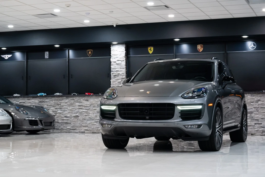 2015 Porsche 958 Cayenne Turbo - Image 2 of 31