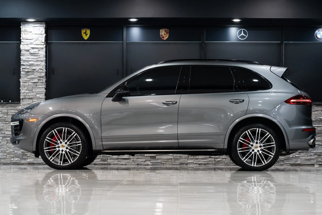 2015 Porsche 958 Cayenne Turbo - Image 17 of 31