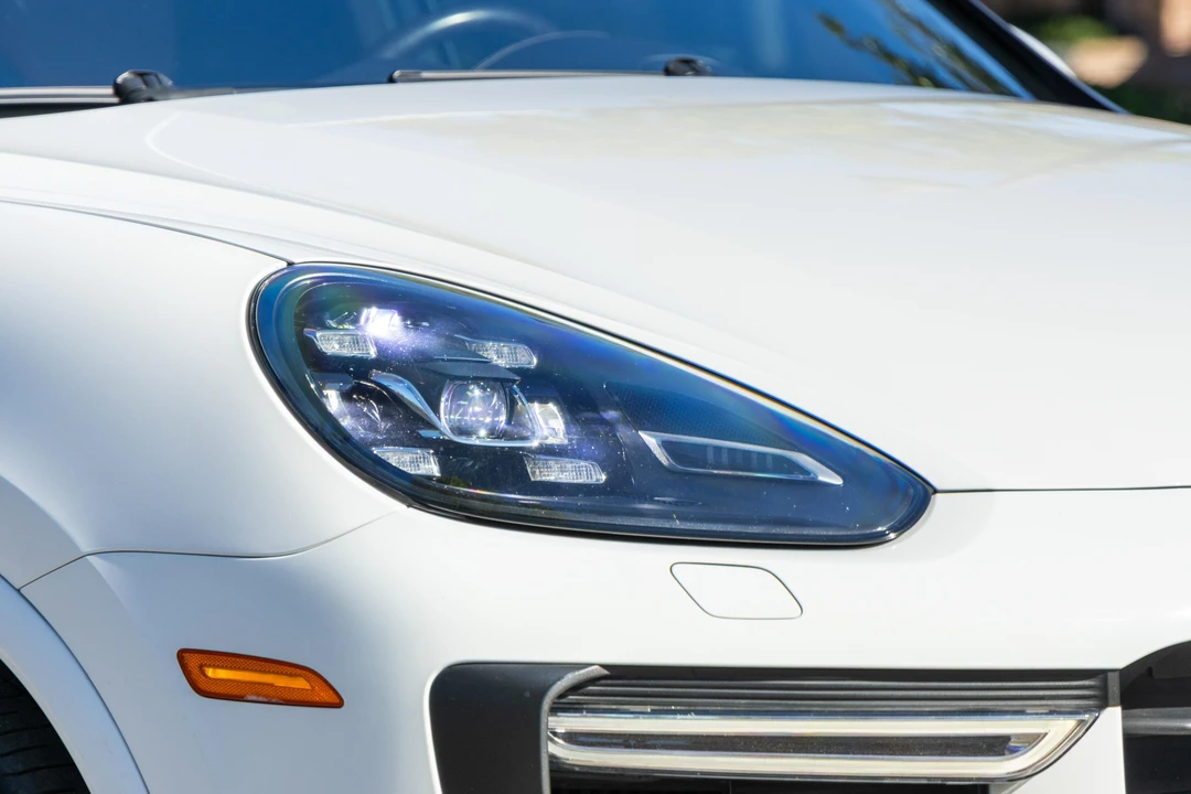 2015 Porsche 958 Cayenne Turbo - Image 11 of 31