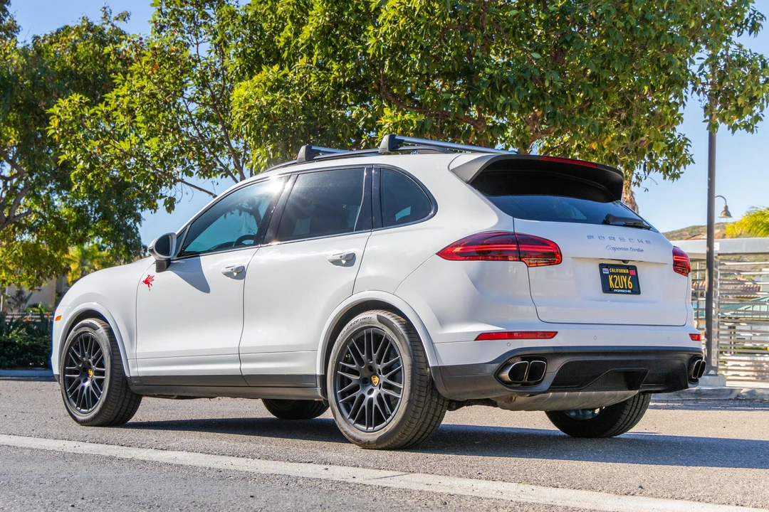 2015 Porsche 958 Cayenne Turbo - Image 8 of 31