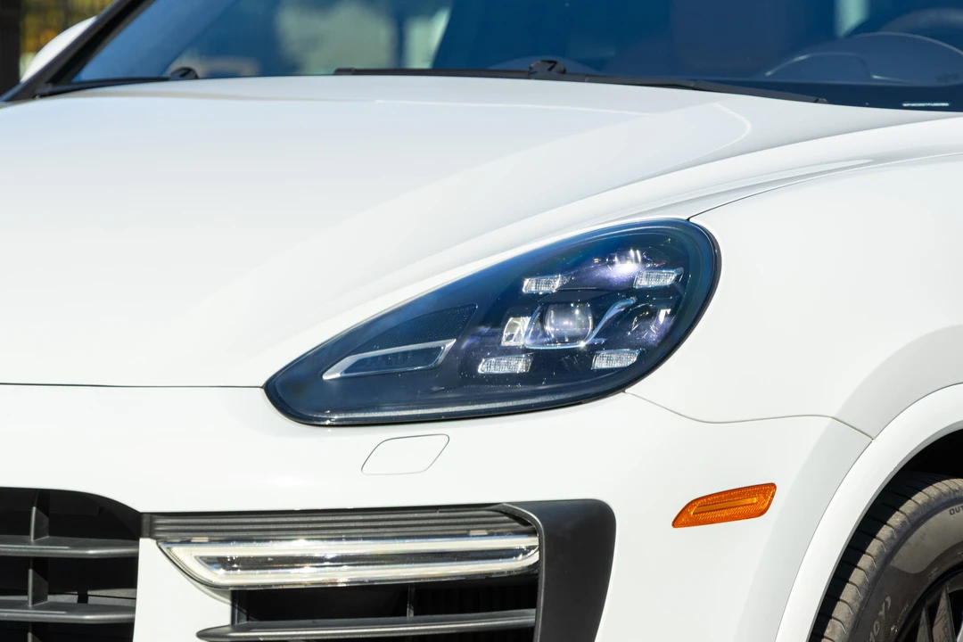 2015 Porsche 958 Cayenne Turbo - Image 16 of 31