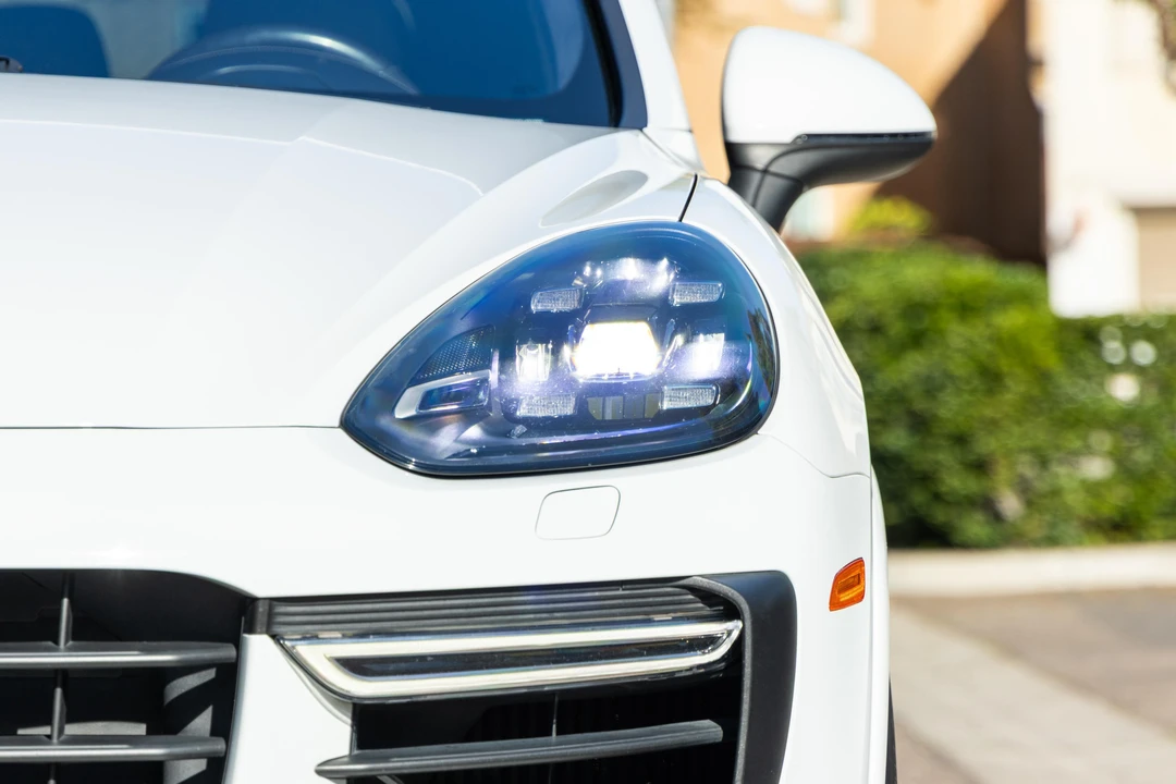 2015 Porsche 958 Cayenne Turbo - Image 15 of 31