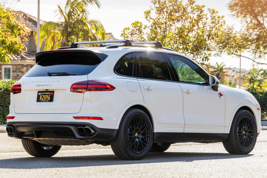 2015 Porsche 958 Cayenne Turbo - Image 4 of 31